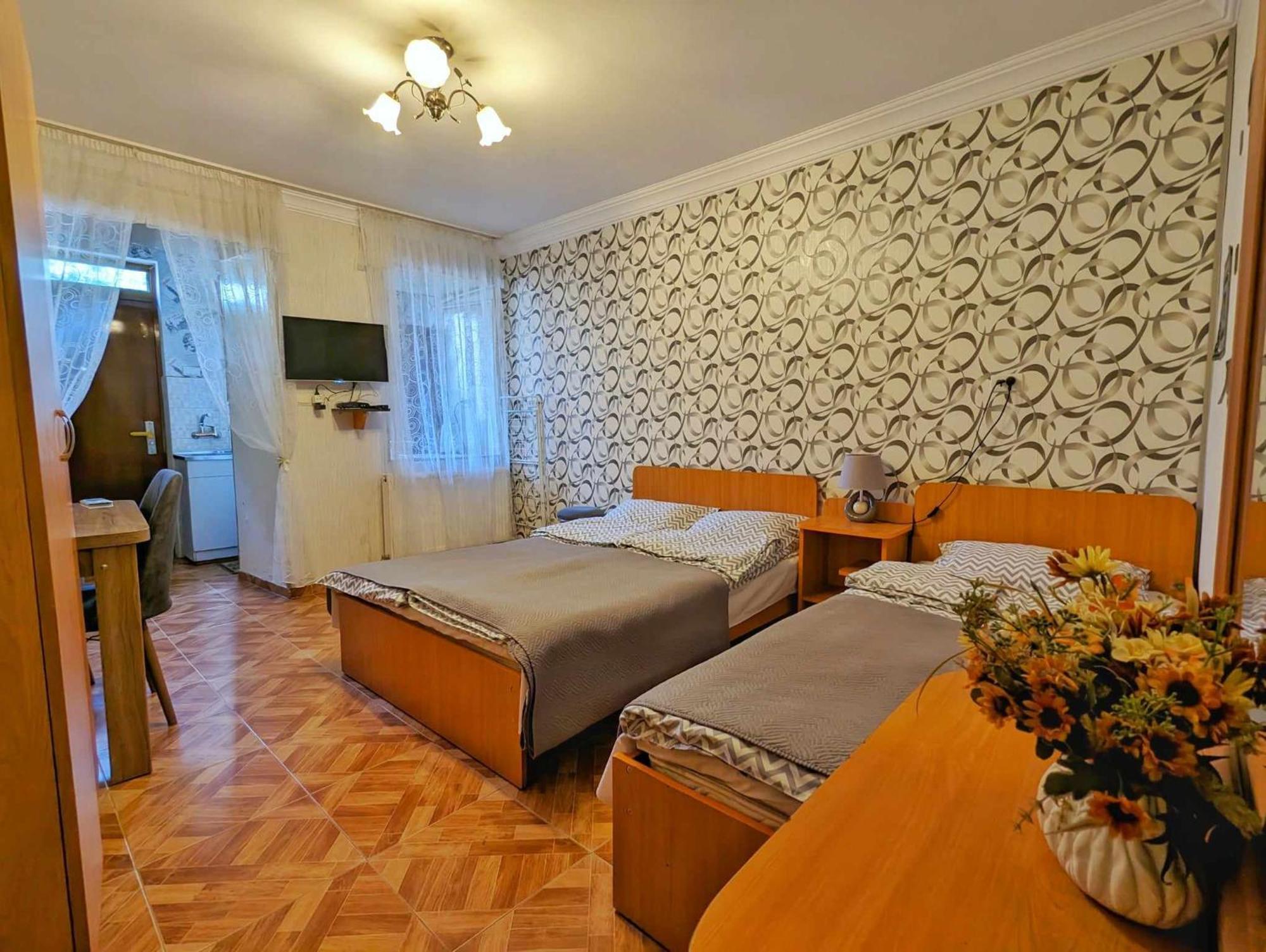 Paata'S Guesthouse Borjomi Bagian luar foto