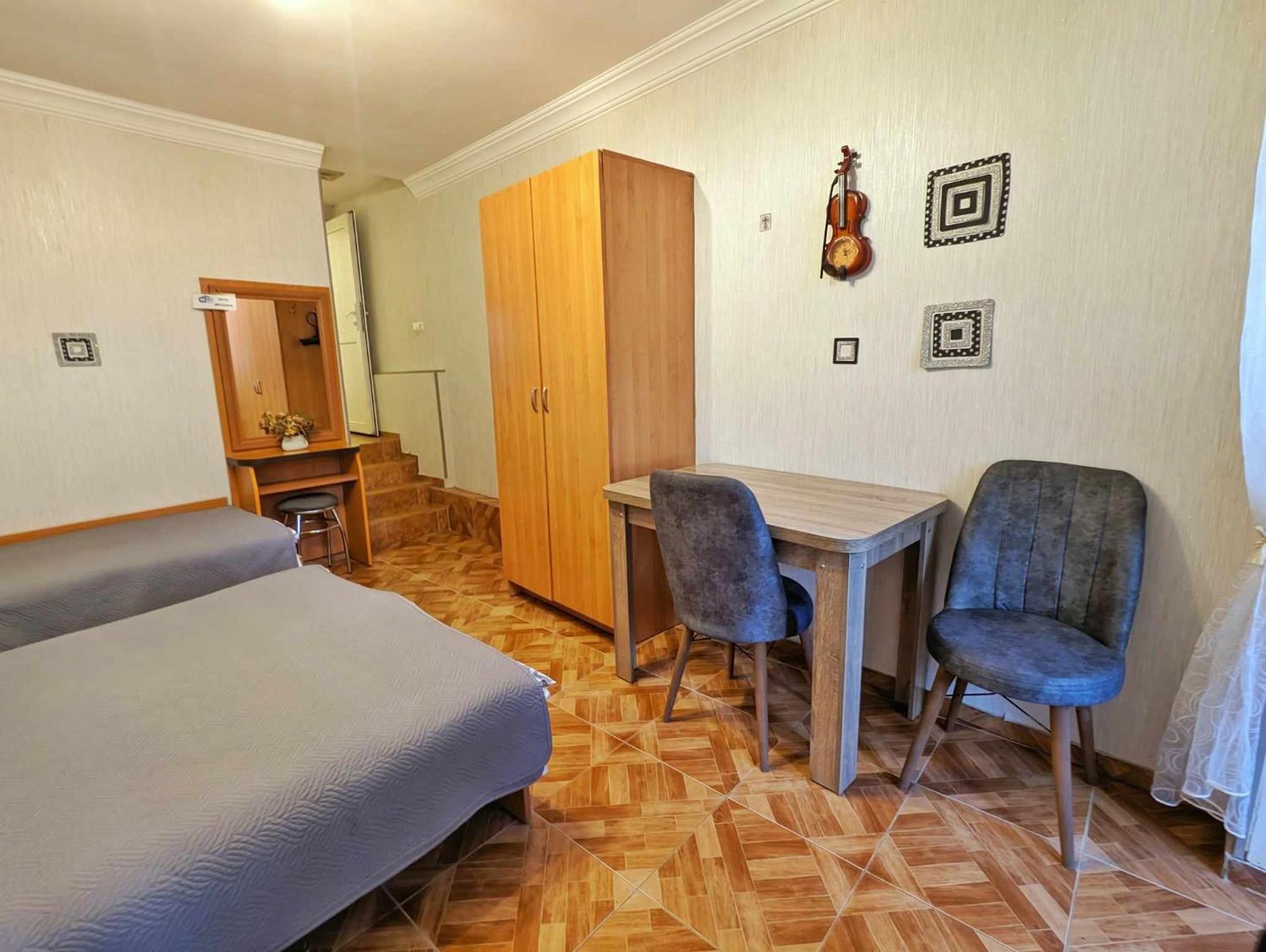 Paata'S Guesthouse Borjomi Bagian luar foto